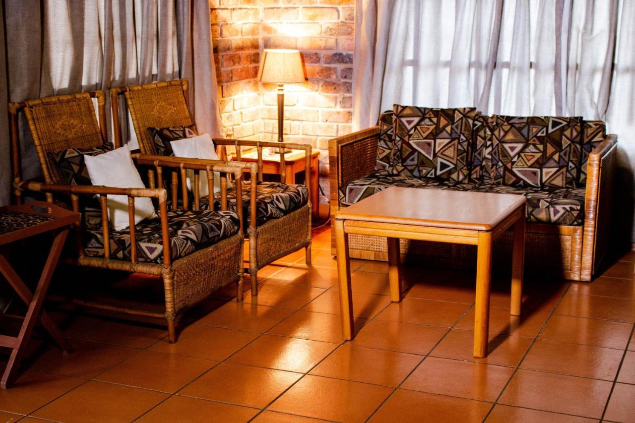 מרלות' פארק Nanisto Bush Lodge מראה חיצוני תמונה