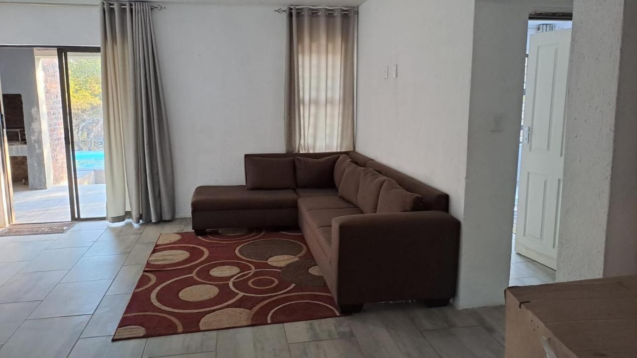 מרלות' פארק Nanisto Bush Lodge מראה חיצוני תמונה